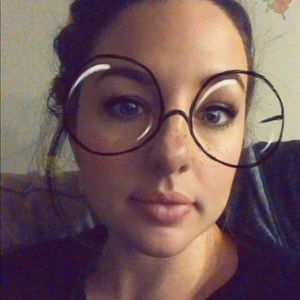Meet your Posher, Janelle